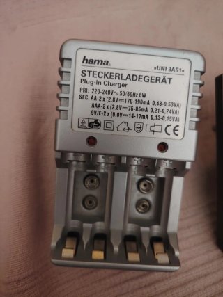 Cargadores Baterías Tronic y Hama