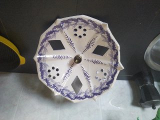 Lámpara antigua cerámica azul y blanca