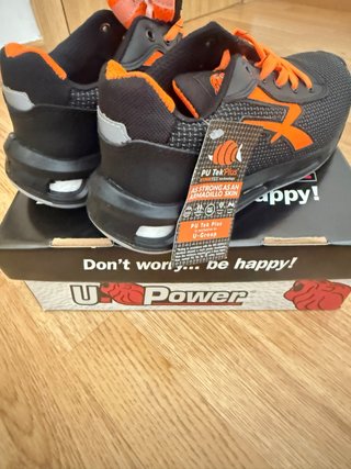 Zapatos de seguridad U-Power negros y naranjas