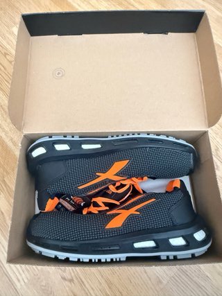 Zapatos de seguridad U-Power negros y naranjas