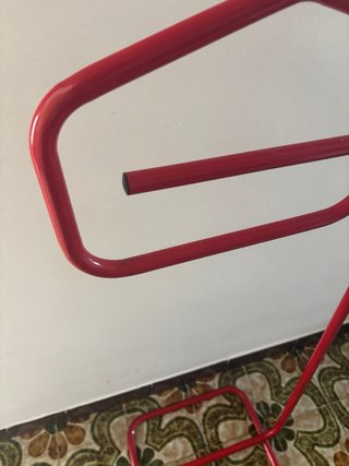 Perchero Diseño Posmoderno Rojo