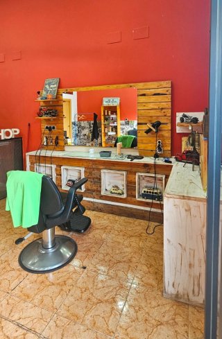 Barbería peluquería en traspaso
