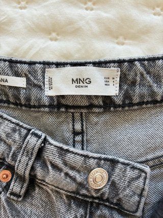 Pantalón vaquero Mango gris desgastado