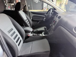 Ford Focus 1.8 Flexifuel ( 79.859 kms ) ETq C