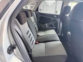 Ford Focus 1.8 Flexifuel ( 79.859 kms ) ETq C