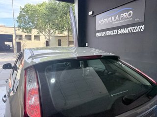 Ford Focus 1.8 Flexifuel ( 79.859 kms ) ETq C