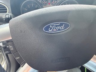 Ford Focus 1.8 Flexifuel ( 79.859 kms ) ETq C