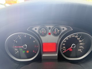 Ford Focus 1.8 Flexifuel ( 79.859 kms ) ETq C