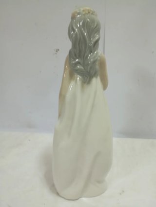 OFERTÓN Figura porcelana Sanbo mujer flor
