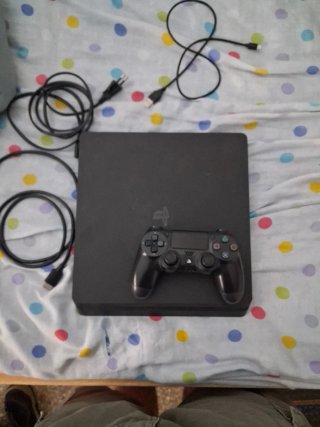 PS4 Slim Nero 500G espandibile + Controller