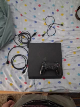 PS4 Slim Nero 500G espandibile + Controller