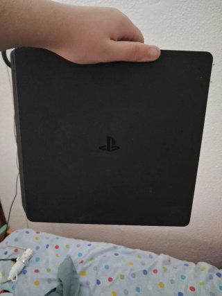 PS4 Slim Nero 500G espandibile + Controller