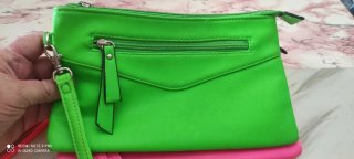 Carteras de mano fluorescentes muy veraniegas 3'50