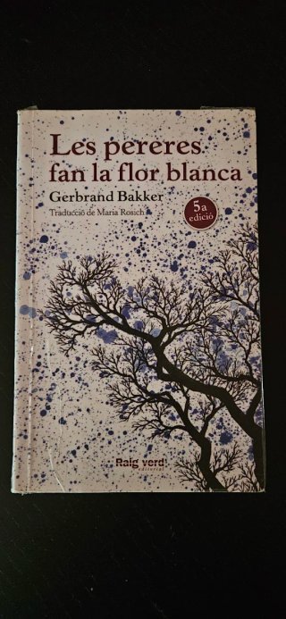 Les pereres fan la flor blanca