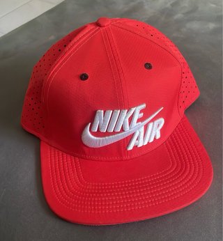 2 Cappelli Originali Jordan e Nike