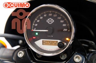 HARLEY DAVIDSON STREET 750