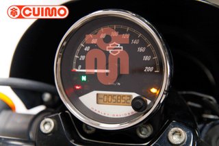 HARLEY DAVIDSON STREET 750