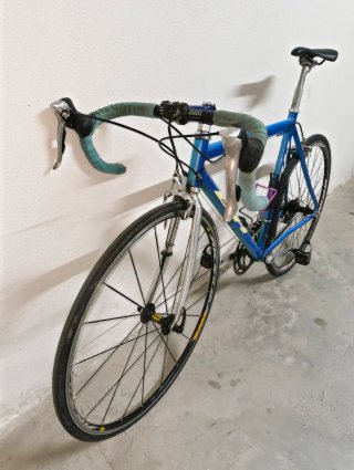 BH Oquina - Bicicleta de carretera Shimano 105