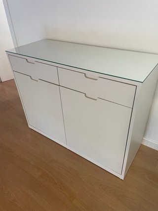 Aparador Ikea modelo Tonstad en color hueso