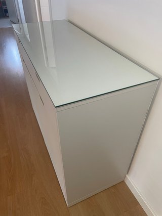 Aparador Ikea modelo Tonstad en color hueso