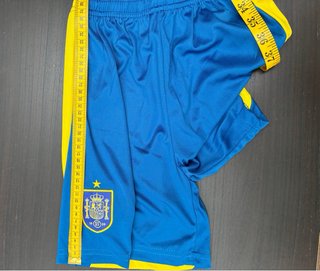 Pantalón corto infantil azul y amarillo