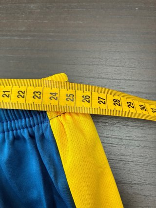 Pantalón corto infantil azul y amarillo