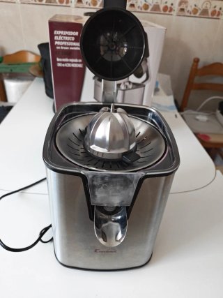 Exprimidor Eléctrico Comelec Profesional EX 1660
