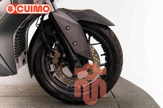 YAMAHA XMAX 300