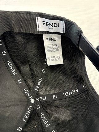 Gorra Fendi Negra FF