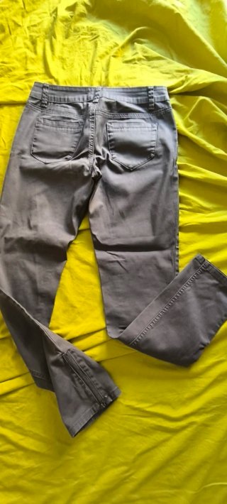 Pantalón fino gris Talla S