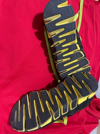 Deportivas 500gr  TALLA 42 2/3