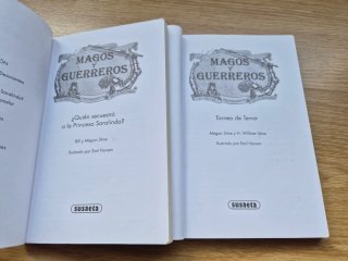 Lote 2 libros serie Magos y Guerreros