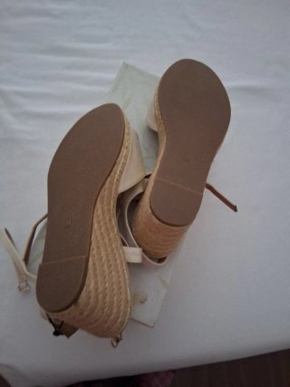 Sandalias cuña Anna Field
