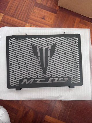 Parrilla Protector Radiador MT09 Negra