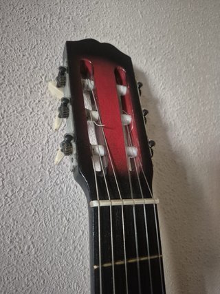 Guitarra Alhambra Clásica Roja