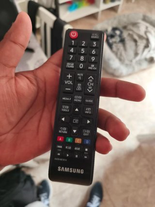 TV Samsung 32 LED UE32J4000AW