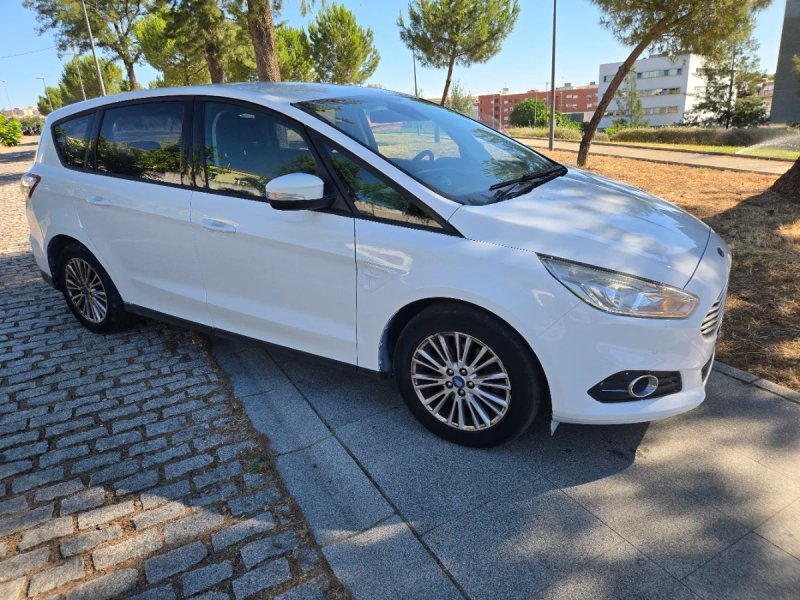 Ford S-MAX 2016 - foto 1