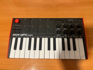AKAI MPK Mini Controlador MIDI