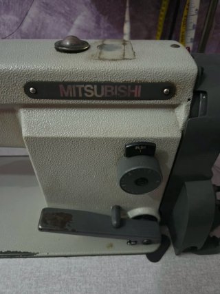 Máquina de coser industrial Mitsubishi