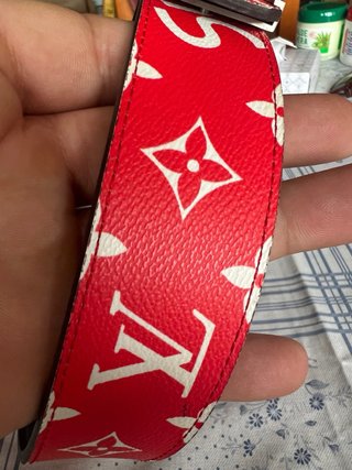 Cinturon rojo louis vuitton