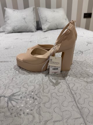 Tacchi beige con piattaforma