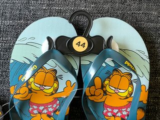 Chanclas chico Garfield Talla 44 (A ESTRENAR)