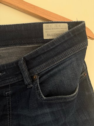 Pantalón vaquero Diesel azul. Modelo Sleenker