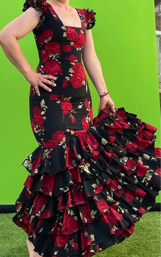 Traje de flamenca negro y rojo talla 38