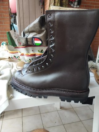 Anfibi militari paracadutisti marroni
