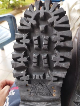 Anfibi militari paracadutisti marroni