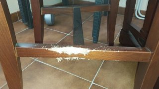 4 sillas de madera con asiento tapizado