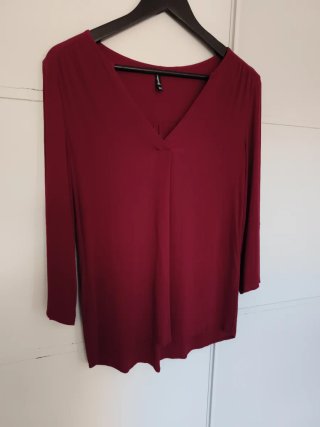 Blusa burdeos manga 3/4 Stradivarius talla S