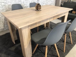 Mesa de comedor + 4 sillas