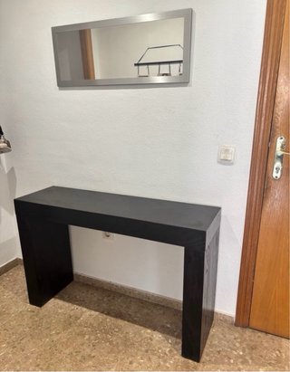 Mesa Comedor Cristal y Mueble Recibidor Madera
